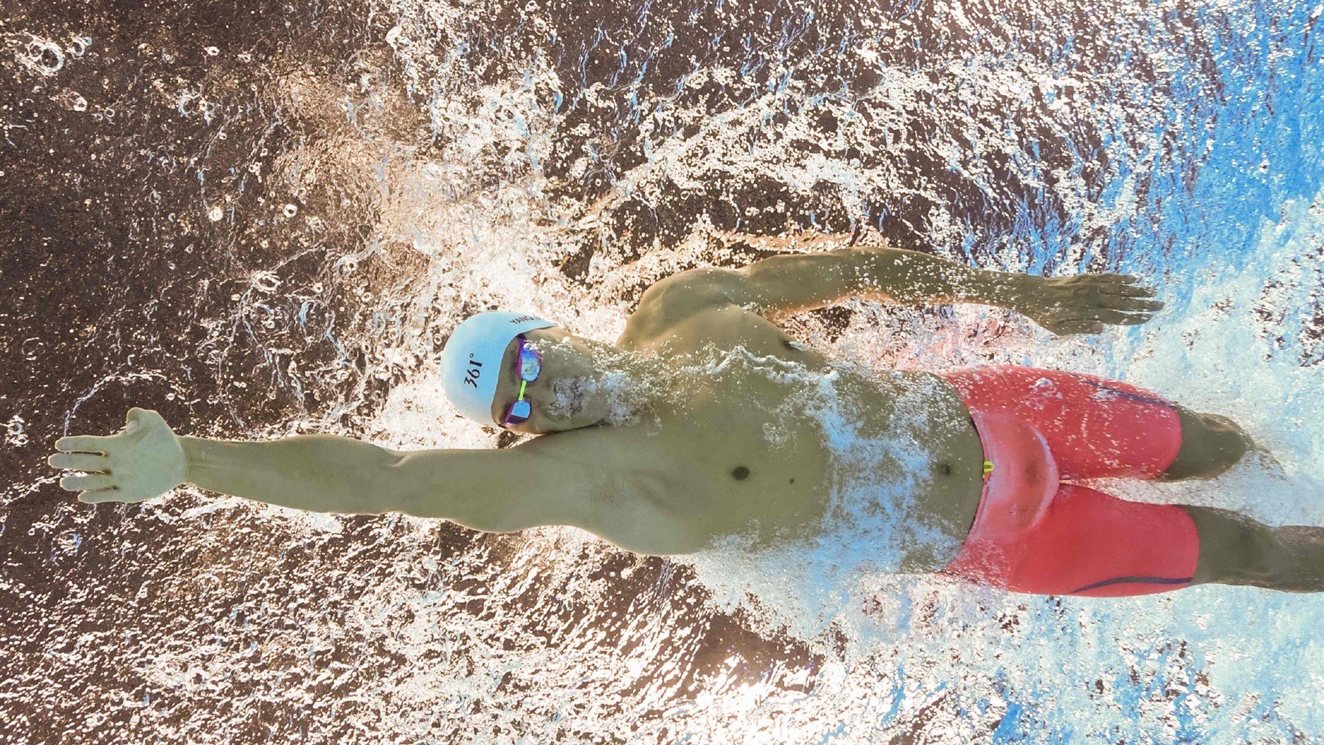 德甲绝招：空中球保球技艺高超，接空中球技术